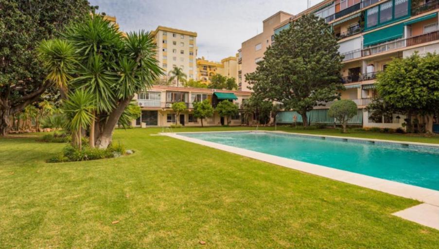 Stylish 3 Bedroom Penthouse In Marbella Centre With Large Pool Close To The Beach Exterior foto
